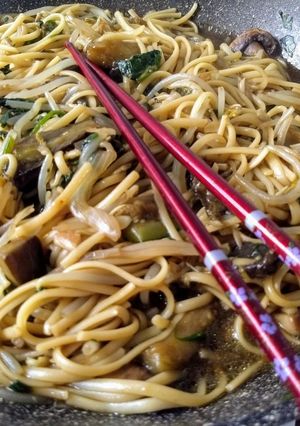 Una foto de Chow mein exprés y completo !!