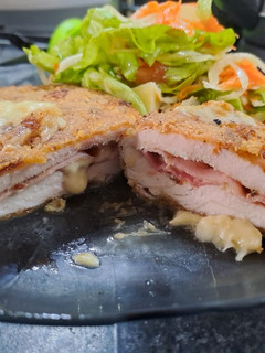 Una foto de Supremas rellenas de jamón y queso