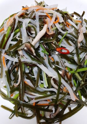 香拌蘿蔔海帶絲 的食譜成品照片