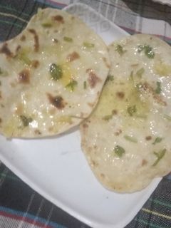 கார்லிக் பட்டர் நான் செய்முறை முக்கிய புகைப்படம்