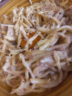 Una foto de Spaghetti con salsa de trufa blanca y queso