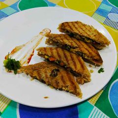 Spinach, corn and paneer sandwich A picture of Spinach, corn and paneer sandwich.