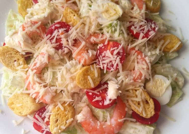 Цезарь с креветками по-домашнему