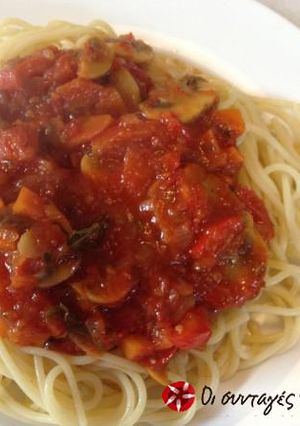 A picture of Delicious tomato sauce for pasta.