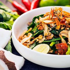 A picture of Plecing kangkung.
