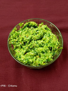 લીલા લસણ ની ચટણી (Green Garlic Chutney Recipe In Gujarati) રેસીપી મુખ્ય ફોટો