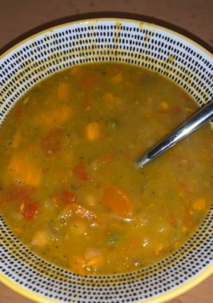 A picture of Chickpeas soup (vegan).