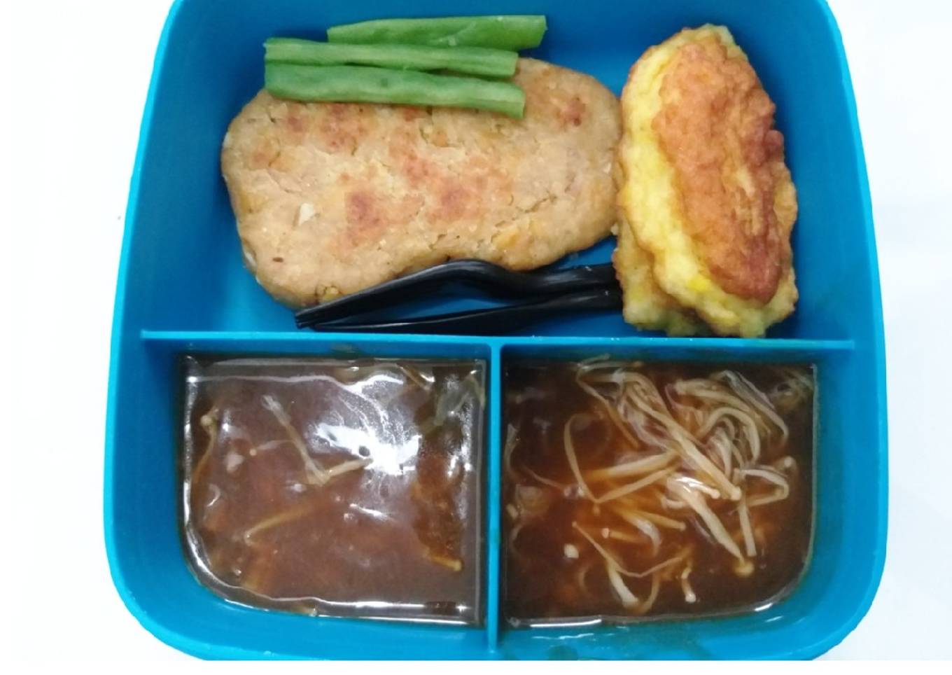 Steak tempe dan tahu selimut saus enoki
