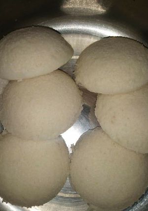 A picture of Rava idli no soda.