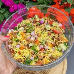 A picture of Sprout & vegetables salad.