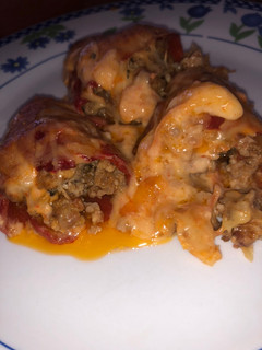 Una foto de Pimientos del piquillo rellenos de carne 🌶