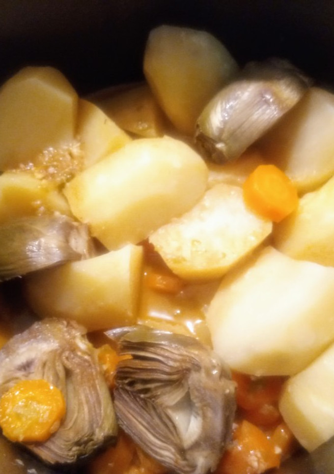 Una foto de Patatas guisadas verduras y costillas en COOKEO (MOULINEX)