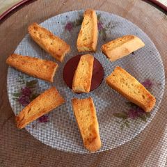 A picture of Cake rusk 🧇🧇.