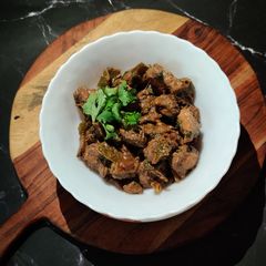 A picture of Quick garlic chicken bites.