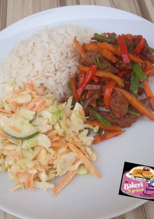 A picture of Beef and veggies stir fry.