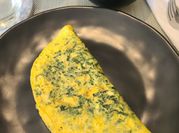 Una foto de omelette recetas saludable