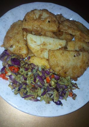 A picture of Fried yam with egg sauce.