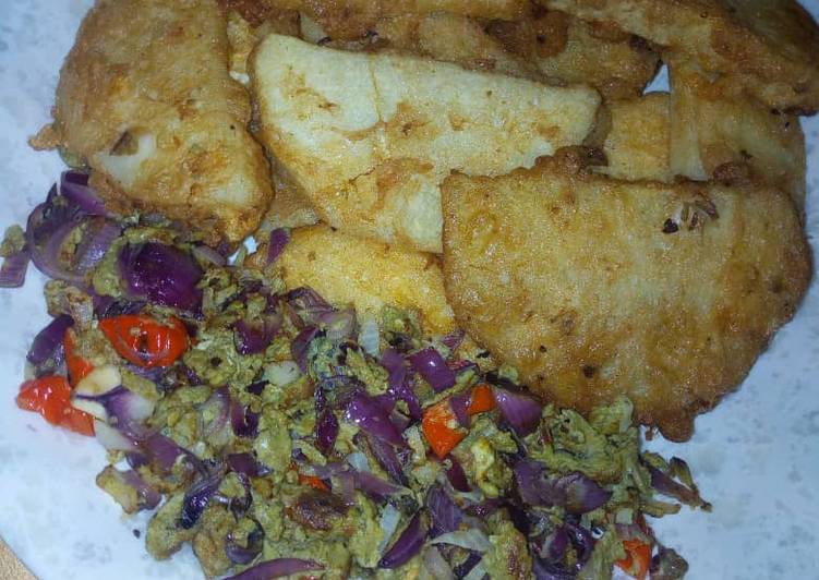 Fried yam with egg sauce
