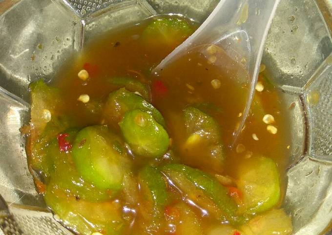 Bagaimana Menyiapkan Rujak Belimbing Wuluh Anti Gagal