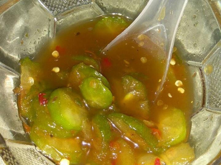 Bagaimana Menyiapkan Rujak Belimbing Wuluh Anti Gagal