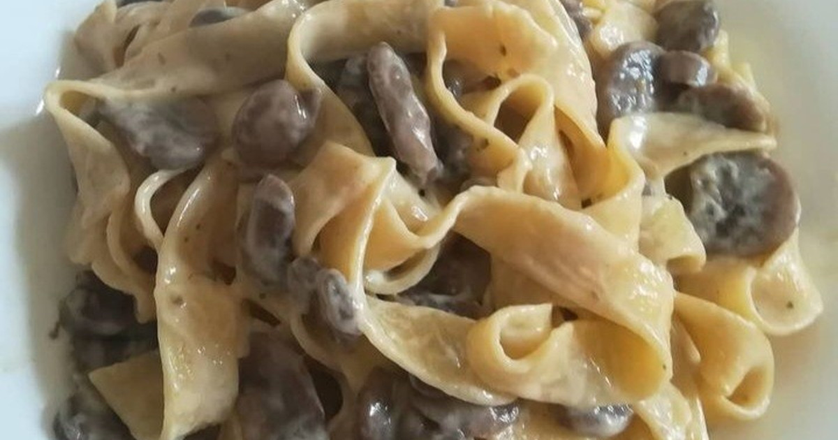 tagliatelle con funghi e panna