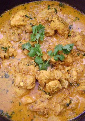 A picture of Shahi Chicken Kasundi (Chicken in Creamy Mustard Gravy).