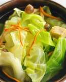 Canh cải bắp nấu nấm hạ thảo