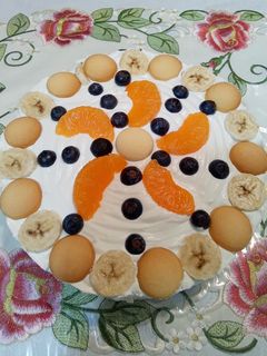 Tejszínes, tejfölös gyümölcs torta (sütés nélkül) recept fotója