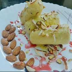 A picture of Homemade Pista kulfi.