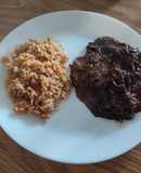 Pollo con Mole y arroz rojo