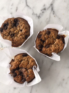 Una foto de Muffins de Banana y chips de chocolate amargo