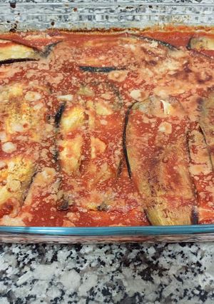 Una foto de Parmigiana de berenjenas 🍆🍅🧀🍃