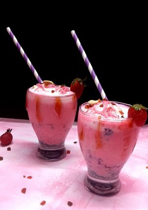 A picture of Strawberry Faluda.
