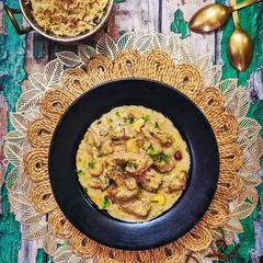 A picture of Chicken Rezala.