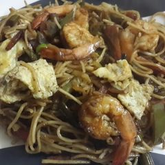 A picture of Pan fried Prawn and Egg Chowmein...