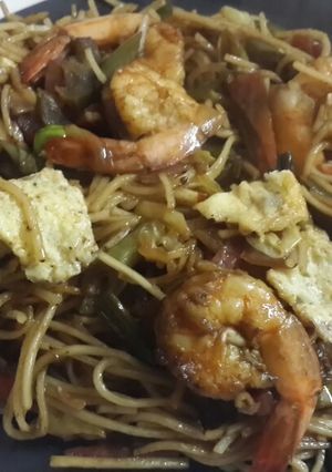 A picture of Pan fried Prawn and Egg Chowmein...