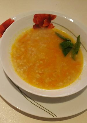 Una foto de Sopa de zanahoria y avena