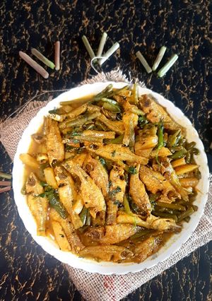 ডাটা দিয়ে মলা মাছ রেসিপির প্রধান ছবি
