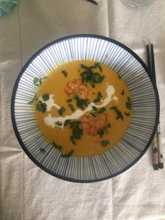 Una foto de Crema de lentejas rojas con calabaza al curry