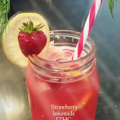 A picture of 🍓🍹🍋 Strawberry Lemonade 🍋🍹🍓.