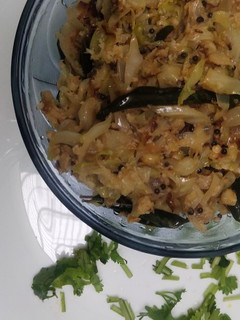 முட்டைகோஸ் பொரியல்(cabbage poriyal recipe in tamil) செய்முறை முக்கிய புகைப்படம்