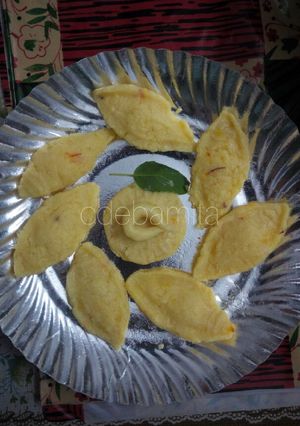 A picture of Kesar Khirer Sandesh (without sugar).