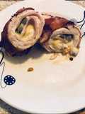 Roulard de pollo con jamón, queso y alcaparras