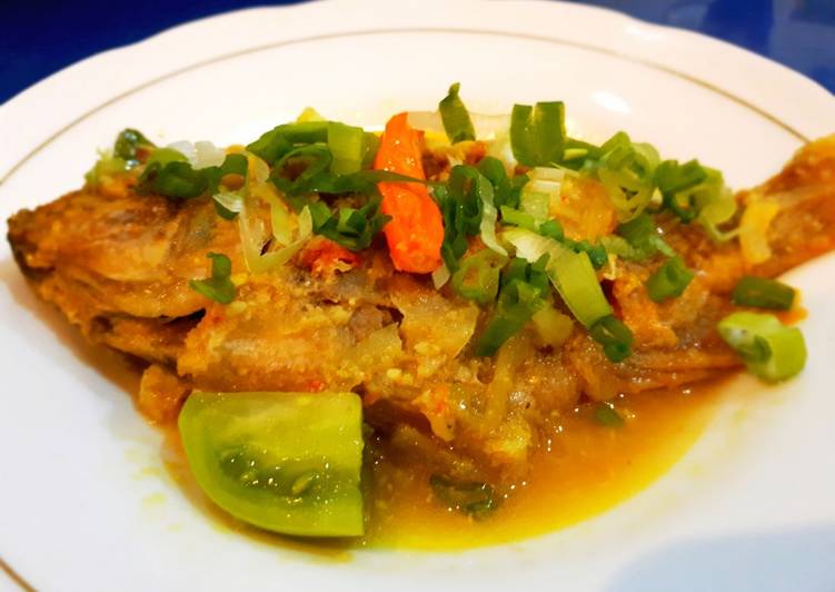 Resep Ikan Nila Bumbu Kuning (Simple), Enak