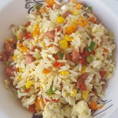 A picture of Stir fry fried rice.