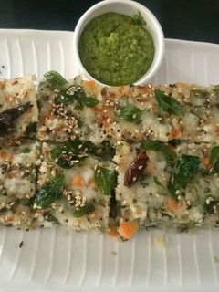 પાલક રવા ઢોકળા(Palak Rava Dhokla recipe in Gujarati) રેસીપી મુખ્ય ફોટો