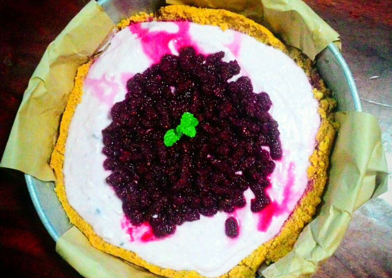 Mulberry Yogurt pie