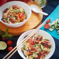A picture of Healthy Rice Bowl with Stir Fried Chicken.