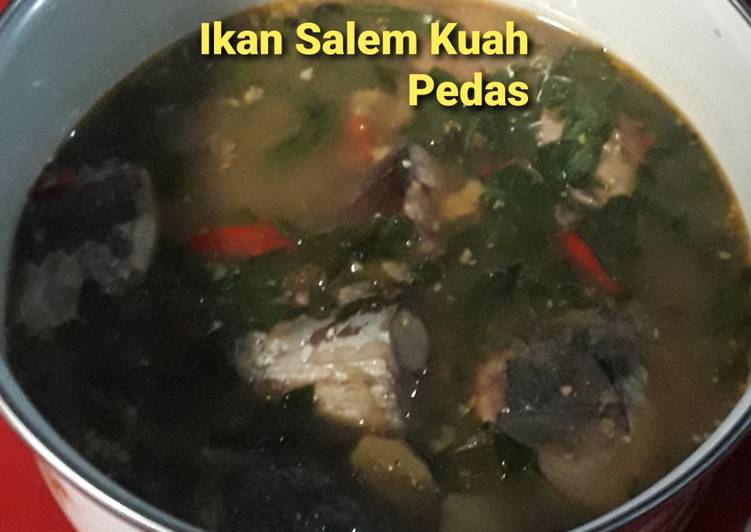 Bagaimana Membuat Ikan Salem Kuah Pedas yang praktis