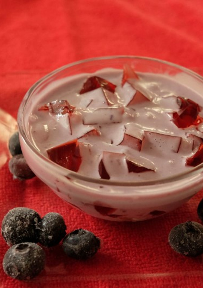Una foto de Postre cremoso de arándanos